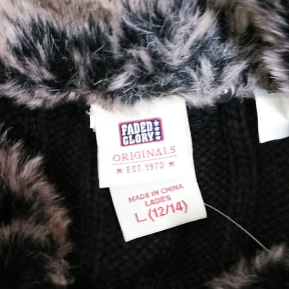 Black Fisherman Knit Sweater Vest with Faux Fur  -L - NWT - Picture 6 of 9